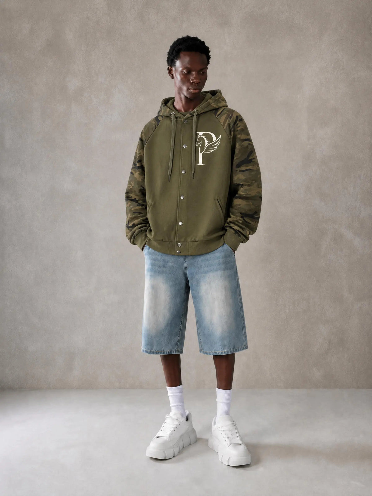 EQUESTRIAN CALON | ユニセックス カモスプライス ラグラン ジップフーディー — Unisex Camo-Splice Raglan Zip Hoodie