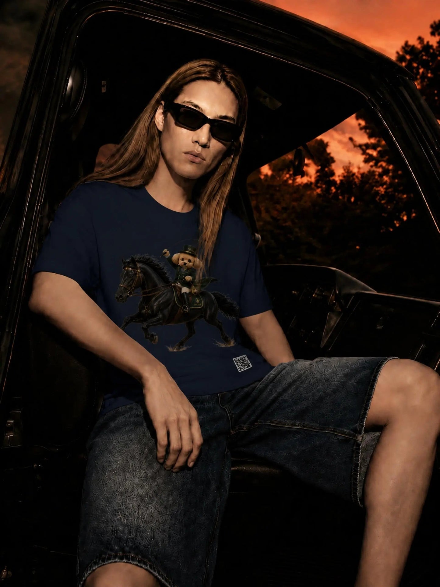 ユニセックス ヘビーウェイト スリムフィット Tシャツ — Unisex Heavyweight Slim Fit T-Shirt