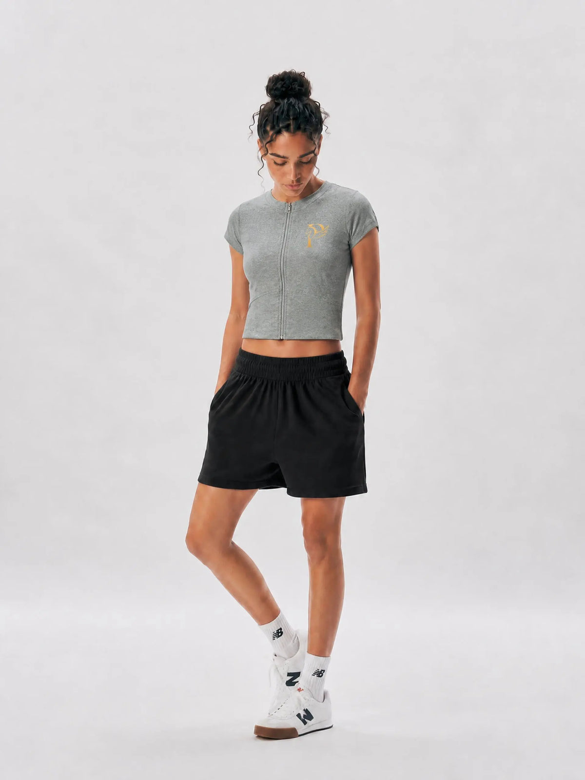 EQUESTRIAN CALON | ウィメンズ パネリング フルジップ クロップT — Women's Paneling Full-Zip Crop T-Shirt