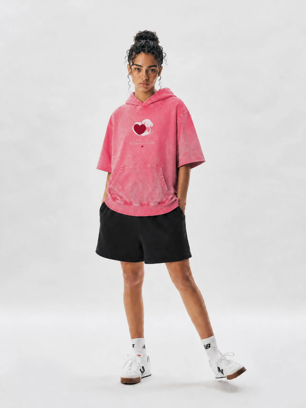 CALON HEART | ユニセックス ミネラルウォッシュ ショートスリーブ フーディ